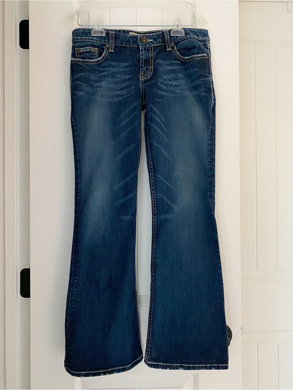 BKE Sabrina Women's Blue Boot Cut Jeans with Faded Detailing EXCELLENT